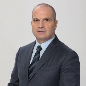 Grozdan Karadjov